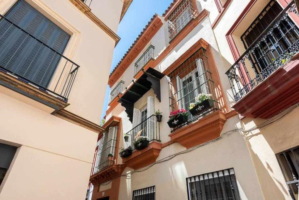 Monkeys Apartments 7Revueltas Deluxe Sevilla Exteriör bild