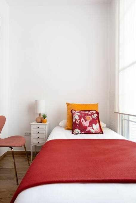 Monkeys Apartments 7Revueltas Deluxe Sevilla Exteriör bild
